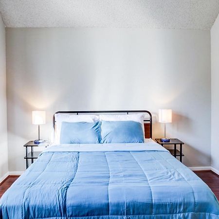 Lovely 2 Bedroom, 1 Bath Condo With Pools And Gym. 休斯敦 外观 照片