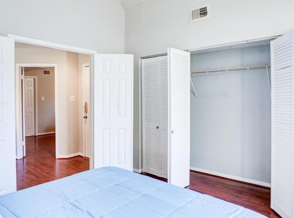 Lovely 2 Bedroom, 1 Bath Condo With Pools And Gym. 休斯敦 外观 照片