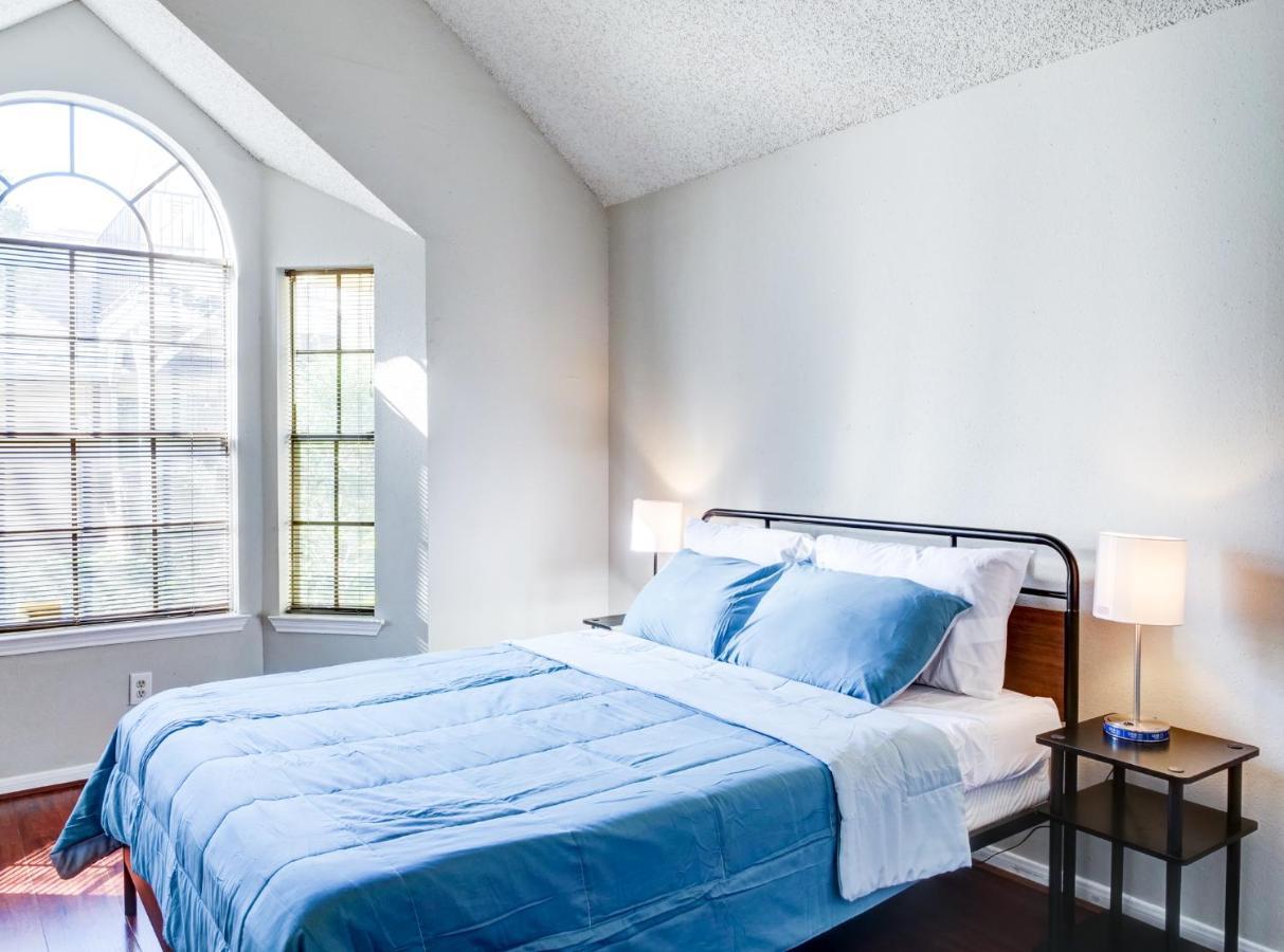 Lovely 2 Bedroom, 1 Bath Condo With Pools And Gym. 休斯敦 外观 照片